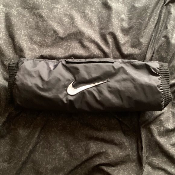 nike hyperwarm hand warmer